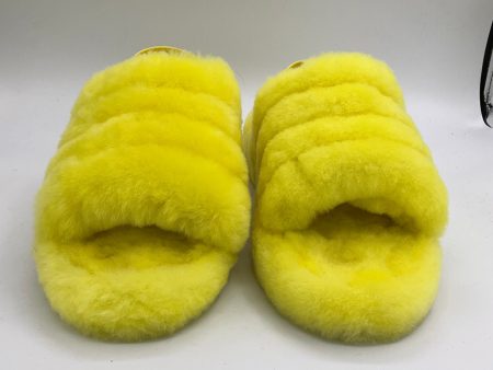 Sandals Flats By Ugg In Yellow, Size: 5 Discount