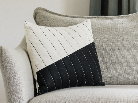 Guest Pillow Pattern by Riane Elise | PDF Pattern Supply